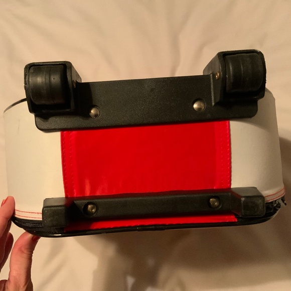 Rare Child’s Pokemon PIKACHU Round Rolling Soft Suitcase with Telescopic Handle - Picture 6 of 16